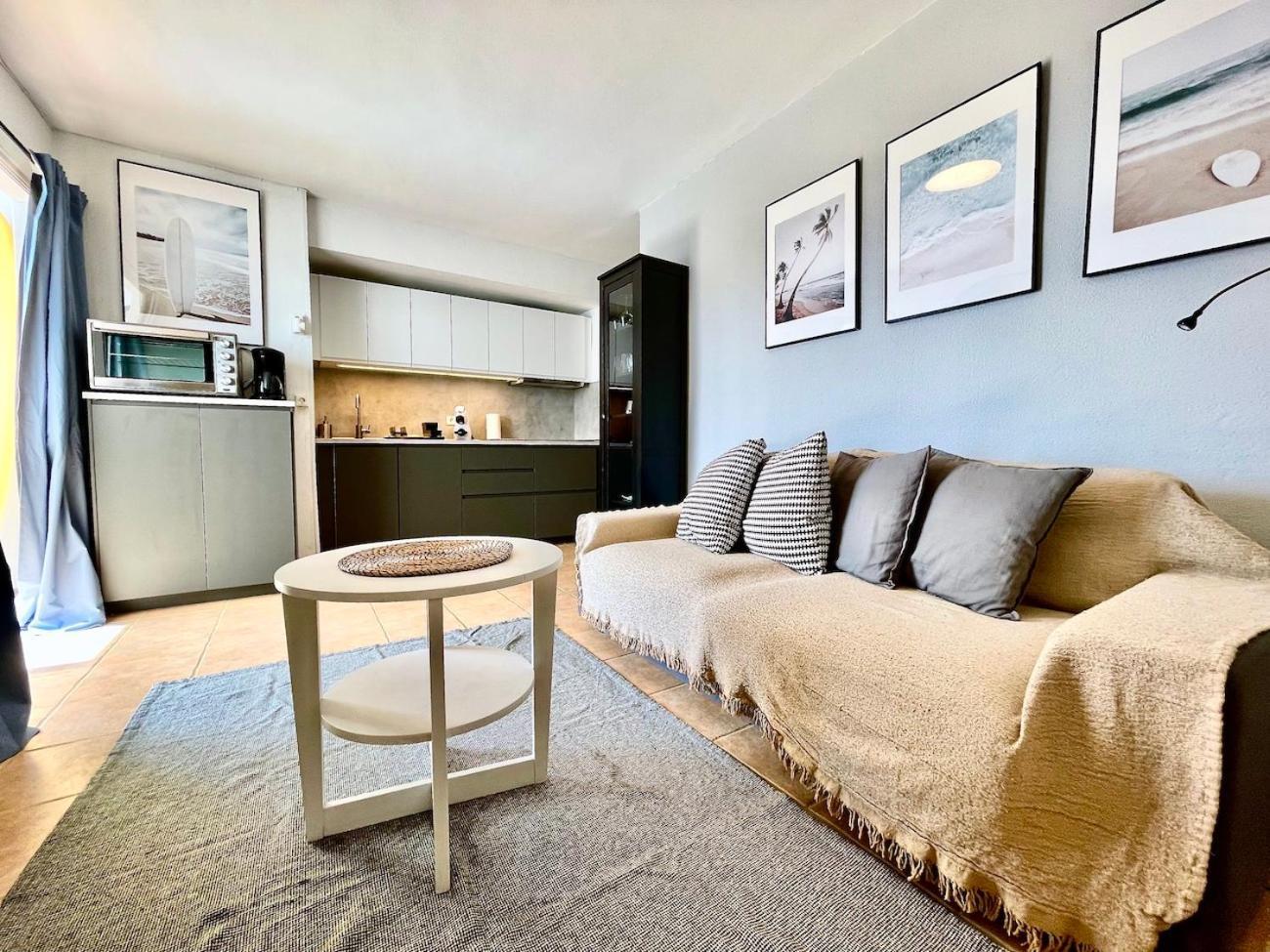 Beachfront Apartment With Ocean Views Лос Кристианос Экстерьер фото