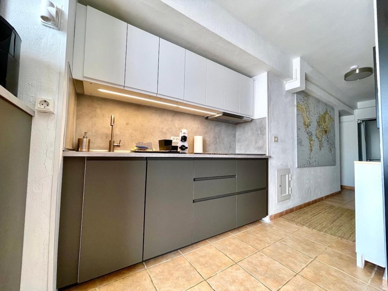 Beachfront Apartment With Ocean Views Лос Кристианос Экстерьер фото